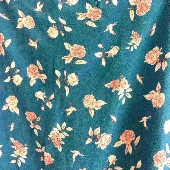 Sam & Lavi Blue Floral Spaghetti Strap Cropped Top Size L - Picture 3 of 5